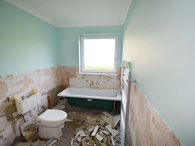 MJ Burt Bathroom Renovation before image