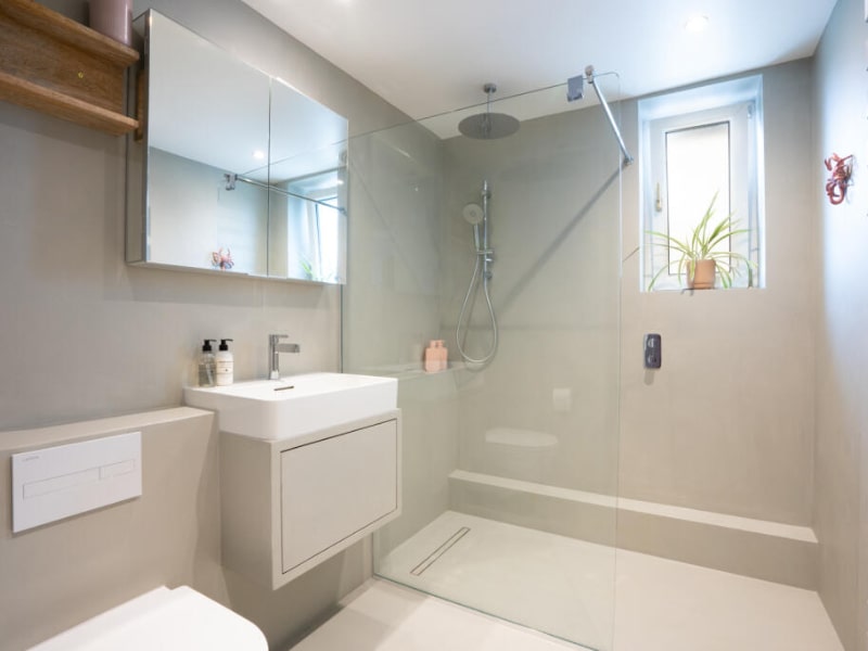 White Bathroom in Bournemouth