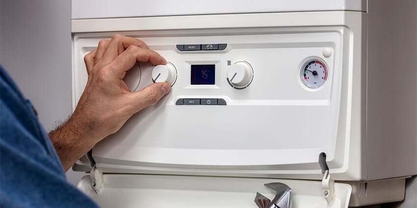 boiler-servicing-in-Poole-and-Bournemouth-min